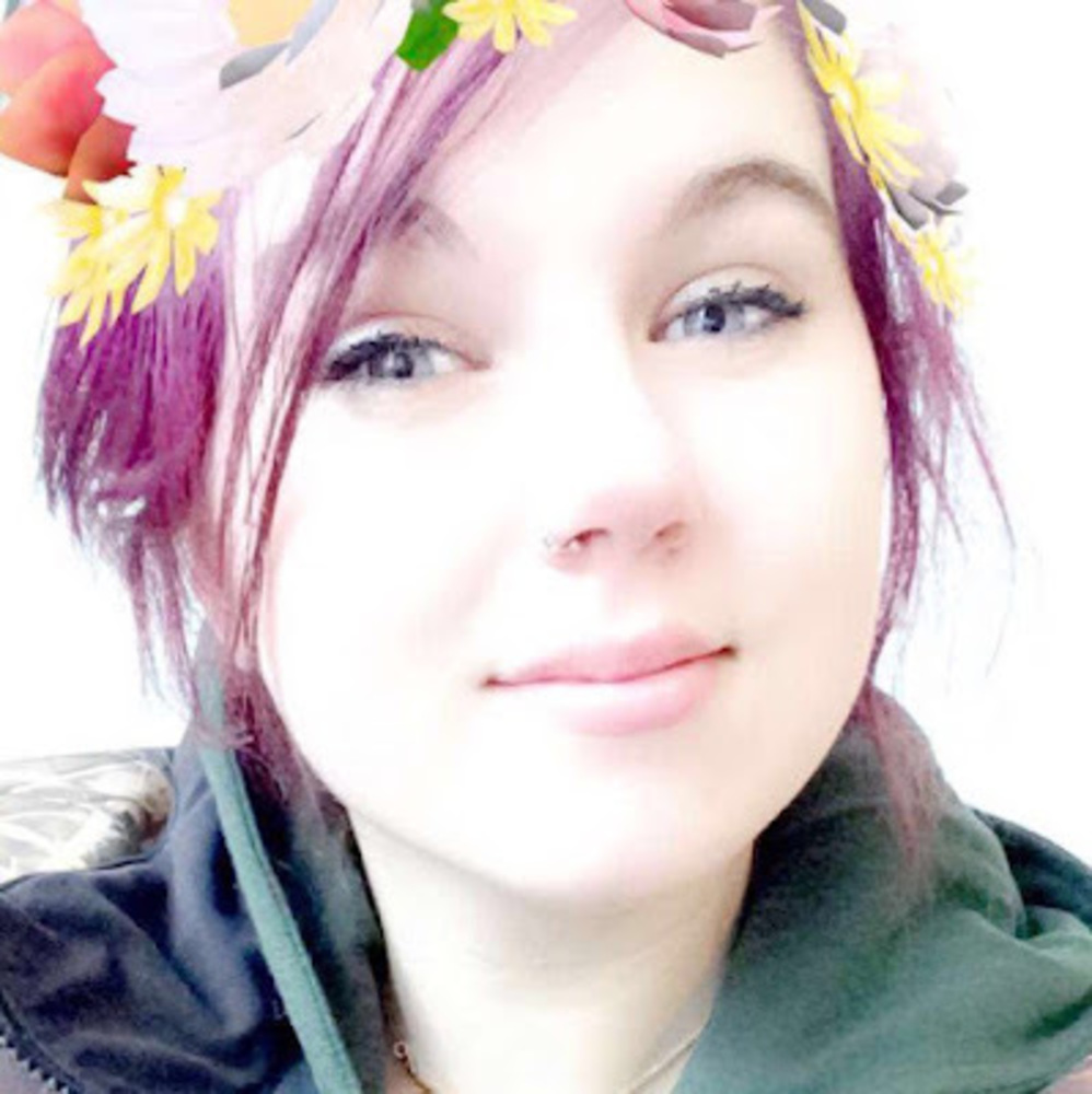 Meet your Posher, Caitlin